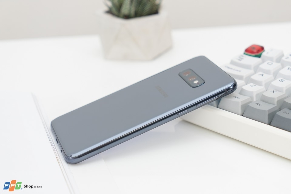 Samsung Galaxy S10e 03 Samsung Galaxy S10e 03