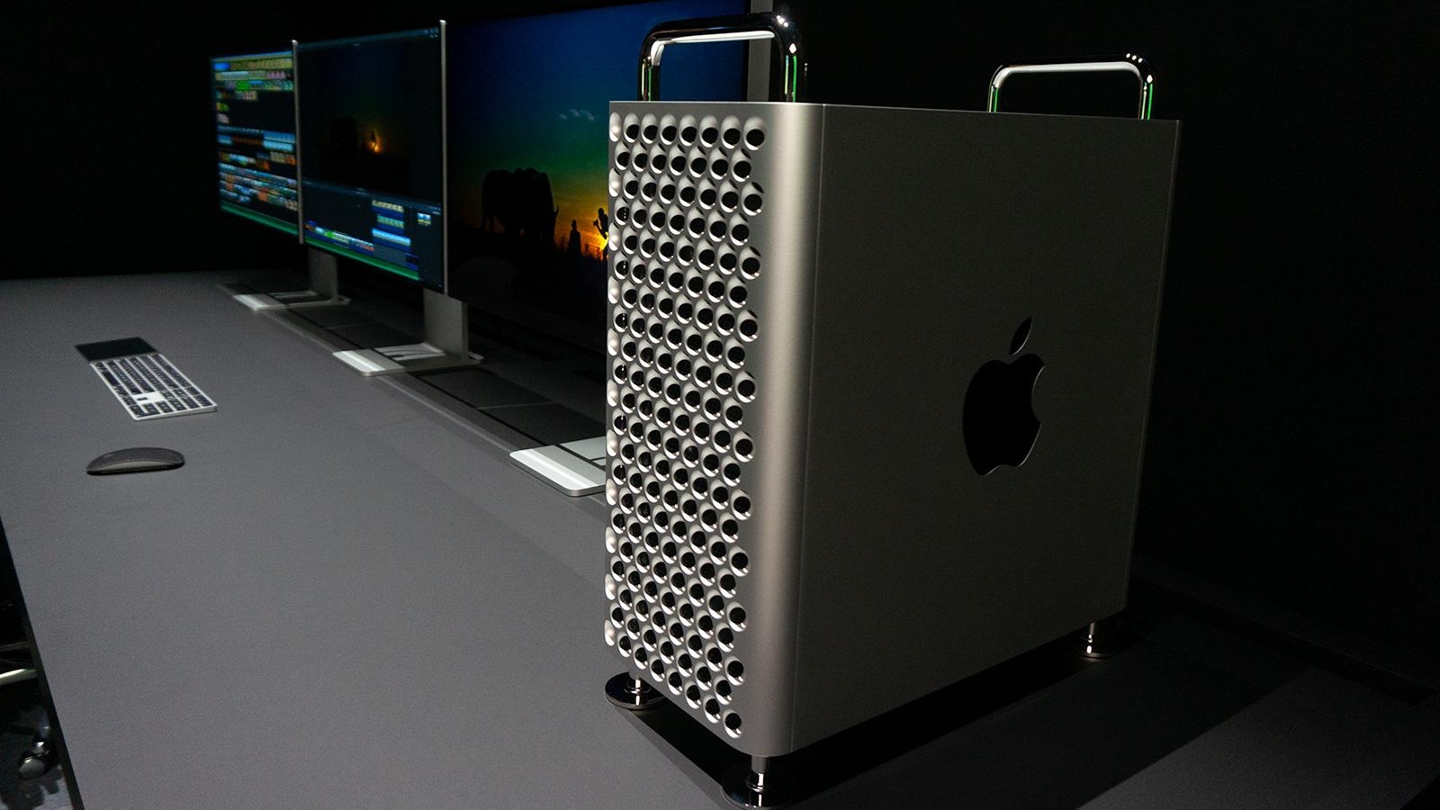 Mac Pro bất ngờ xuất hiện trong clip của DJ Calvin Harris trước ngày mở bán Mac Pro bất ngờ xuất hiện trong clip của DJ Calvin Harris trước ngày mở bán