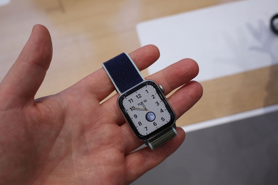 pin Apple Watch