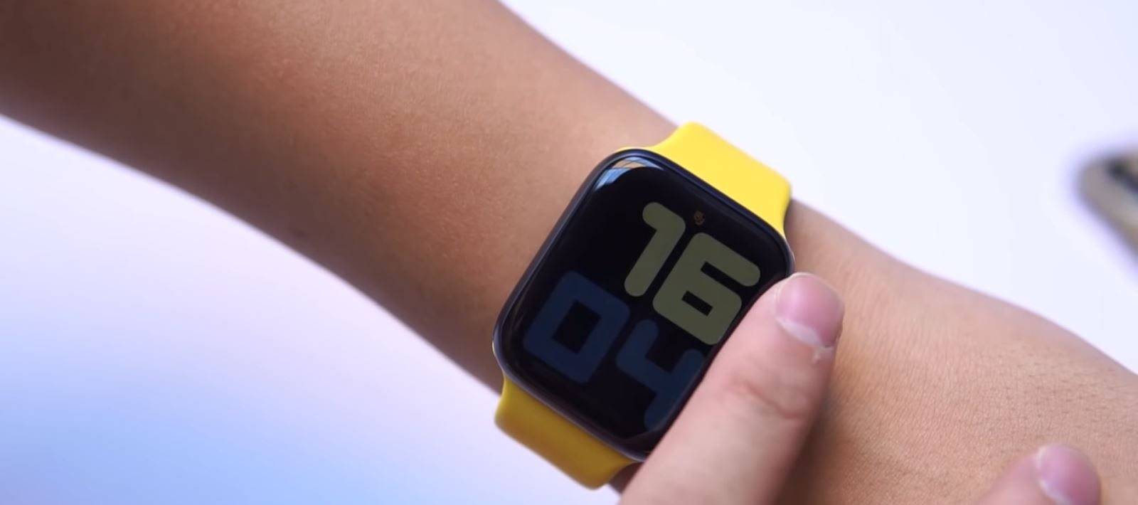 Sử dụng Digital Crown