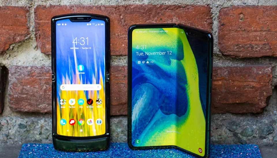 Samsung Galaxy Fold vs Motorola Razr Samsung Galaxy Fold vs Motorola Razr