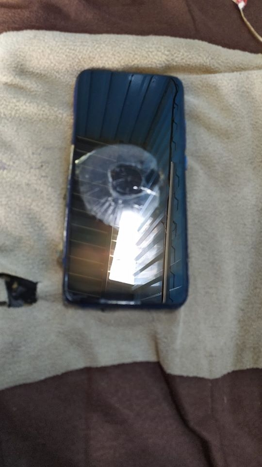 Xiaomi Redmi Note 7S bốc cháy (ảnh 2)