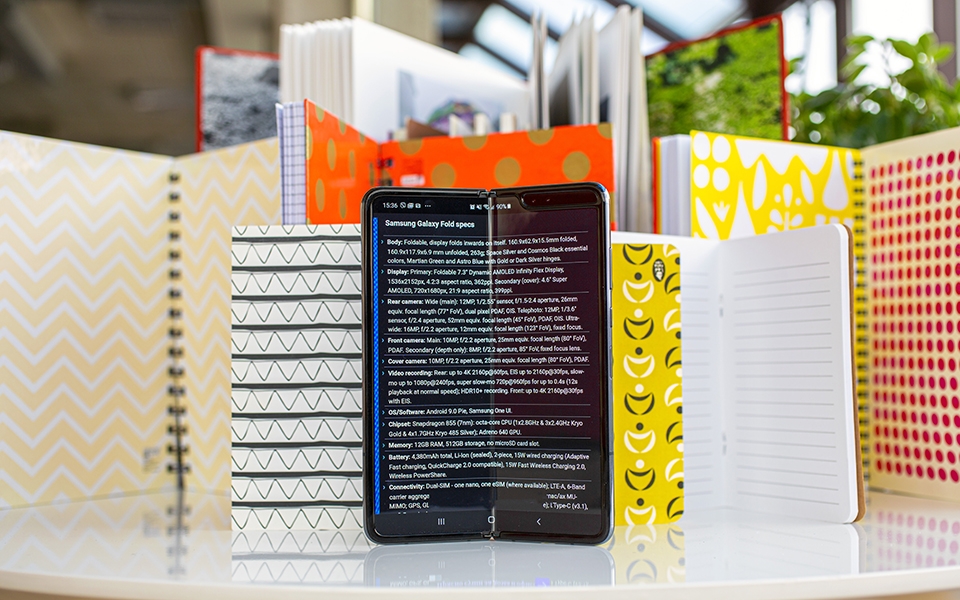 Đánh giá thiết kế Samsung Galaxy Fold