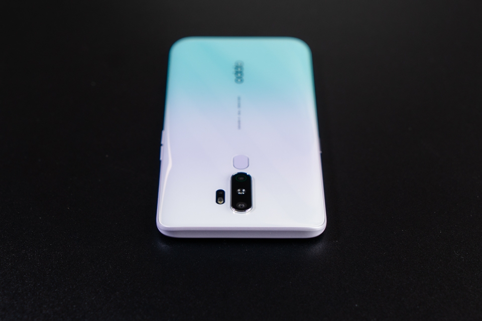 Trên tay nhanh Oppo A9 2020 Trắng Ngọc Thạch tại FPTShop