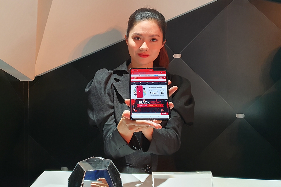 Samsung ra mắt điện thoại màn hình gập Galaxy Fold tại Việt Nam