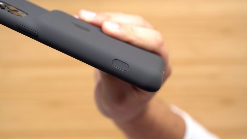 Trên tay Smart Battery Case dành cho iPhone 11 Pro Max 2 Trên tay Smart Battery Case dành cho iPhone 11 Pro Max 2