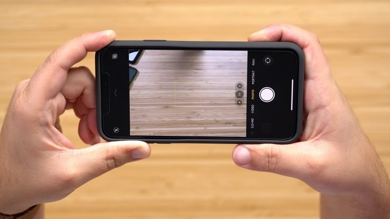 Trên tay Smart Battery Case dành cho iPhone 11 Pro Max 3 Trên tay Smart Battery Case dành cho iPhone 11 Pro Max 3