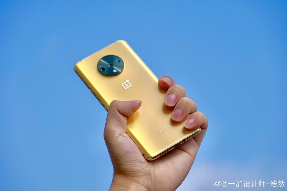 Xuất hiện hình ảnh OnePlus 7T màu gold đẹp quý phái 1