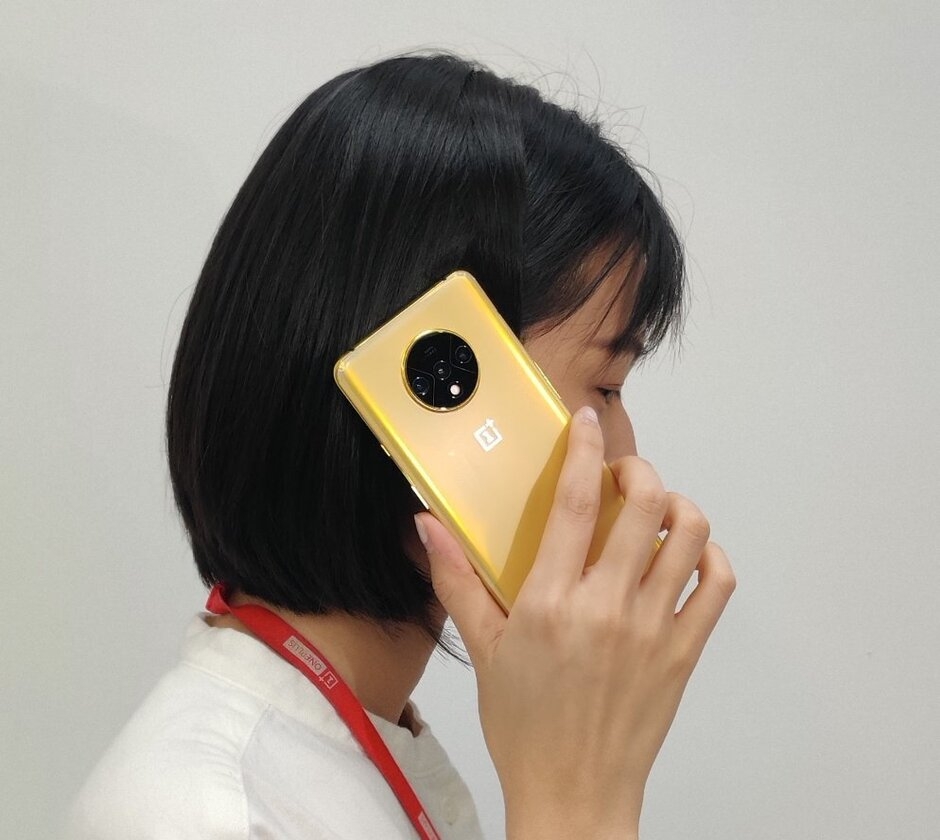 Xuất hiện hình ảnh OnePlus 7T màu gold đẹp quý phái 2