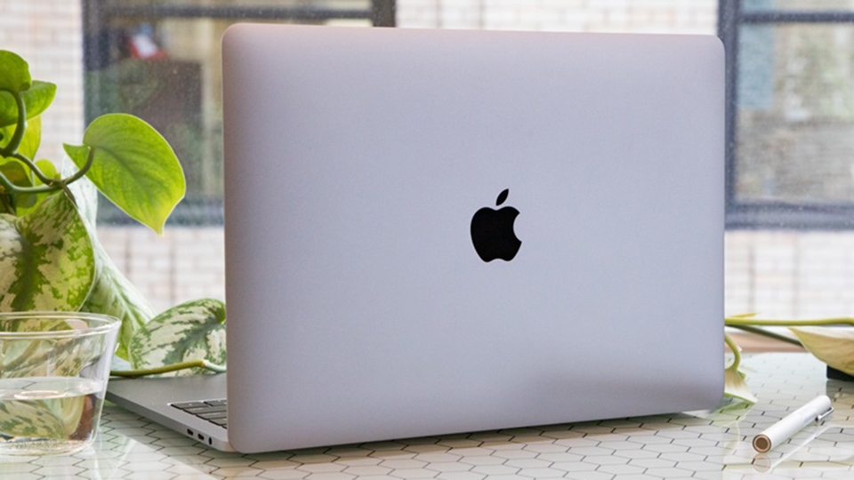 MacBook Pro 13 inch 01