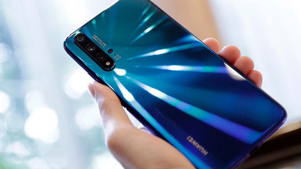 Mặt lưng Huawei Nova 5T