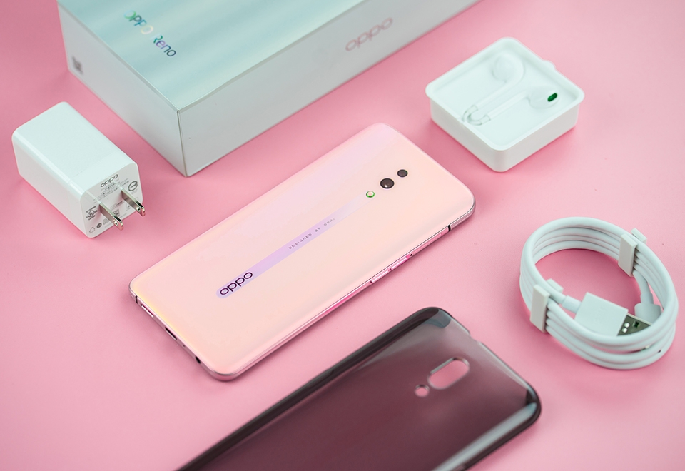 Oppo Reno có công nghệ sạc nhanh VOOC