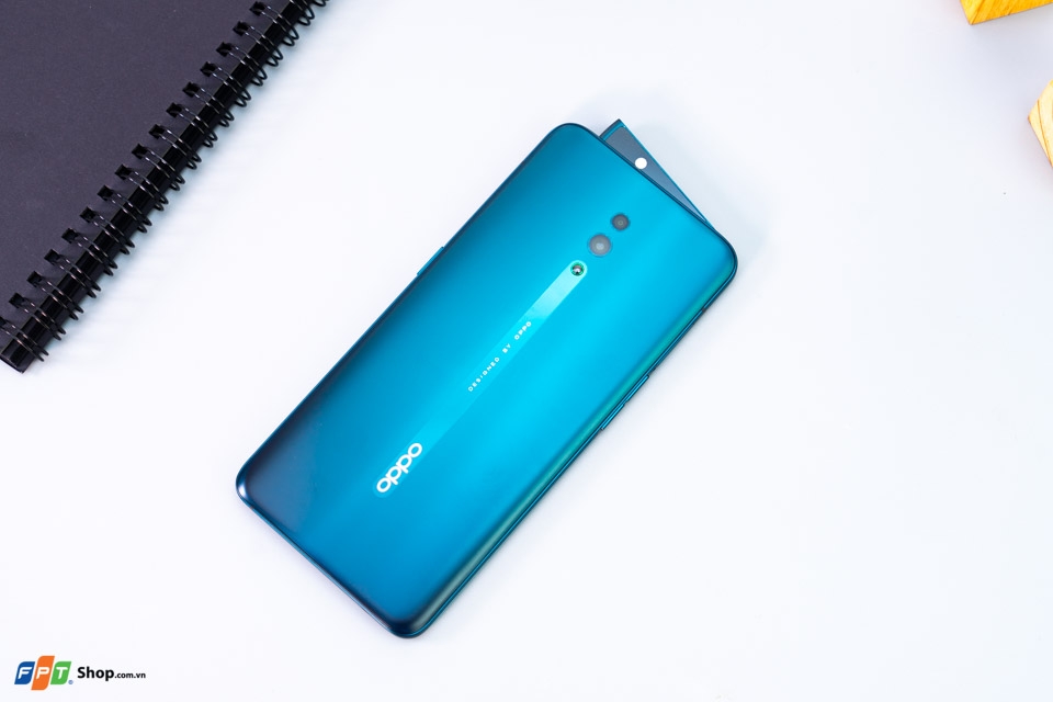 Mặt lưng của OPPO Reno