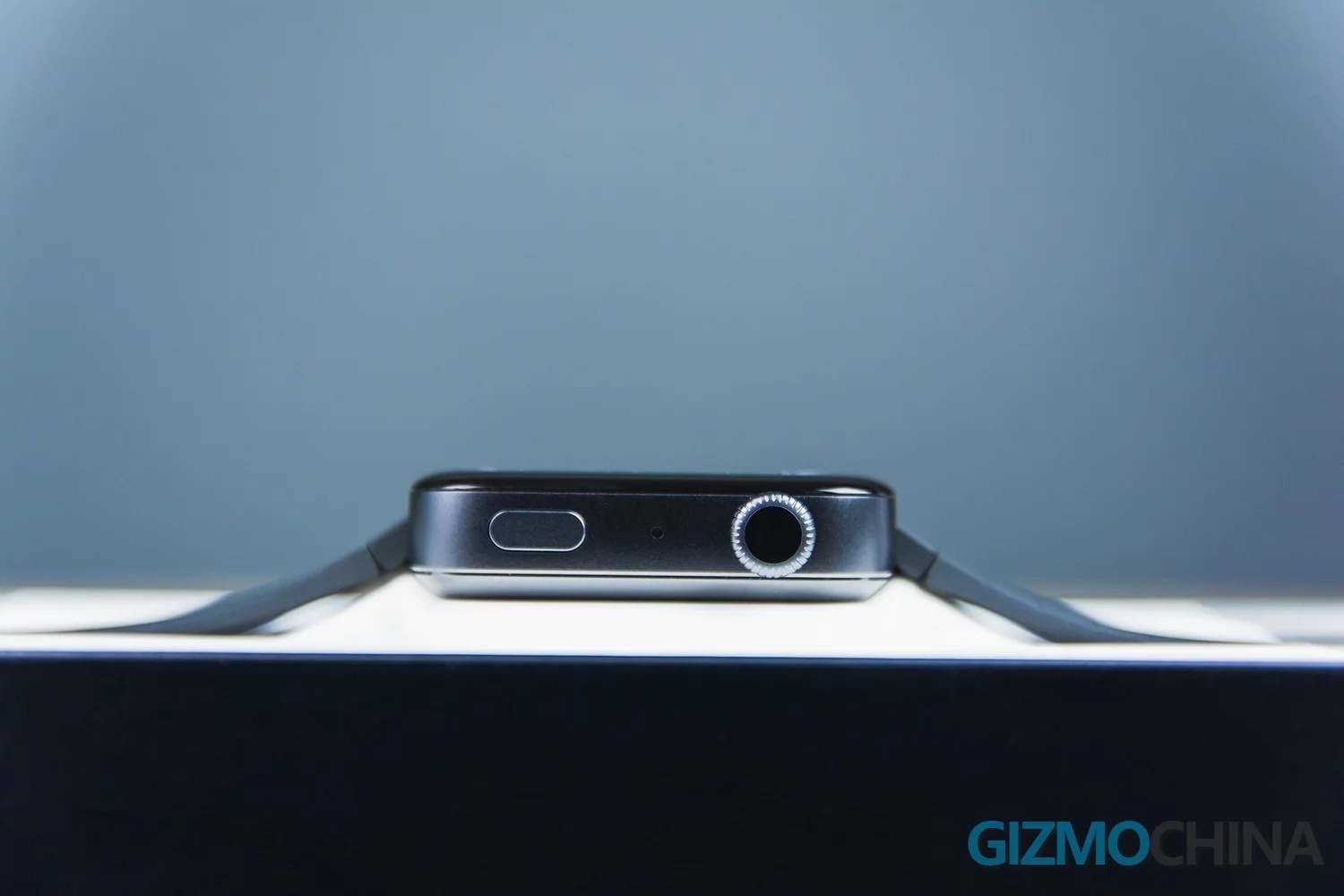 Đánh giá Xiaomi Mi Watch: Thiết kế như Apple Watch, nghe gọi như smartphone, giá rẻ và còn gì khác?