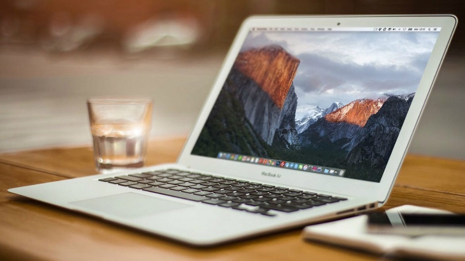 Macbook Air 13 (2017) giảm sâu chỉ hơn 20 triệu, có nên mua ngay?