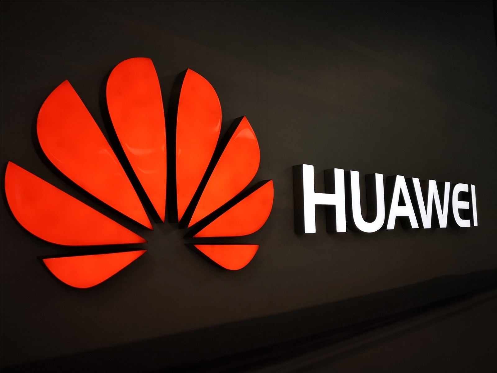 Huawei từng có ý định ngừng sản xuất smartphone 8 năm về trước