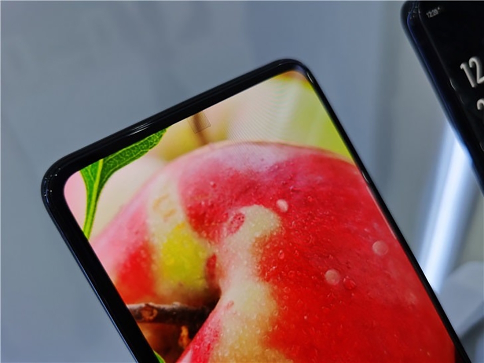Smartphone OPPO có camera selfie ẩn dưới màn hình (ảnh 3)