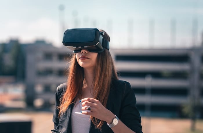 Adobe thâu tóm dịch vụ Oculus Medium của Facebook