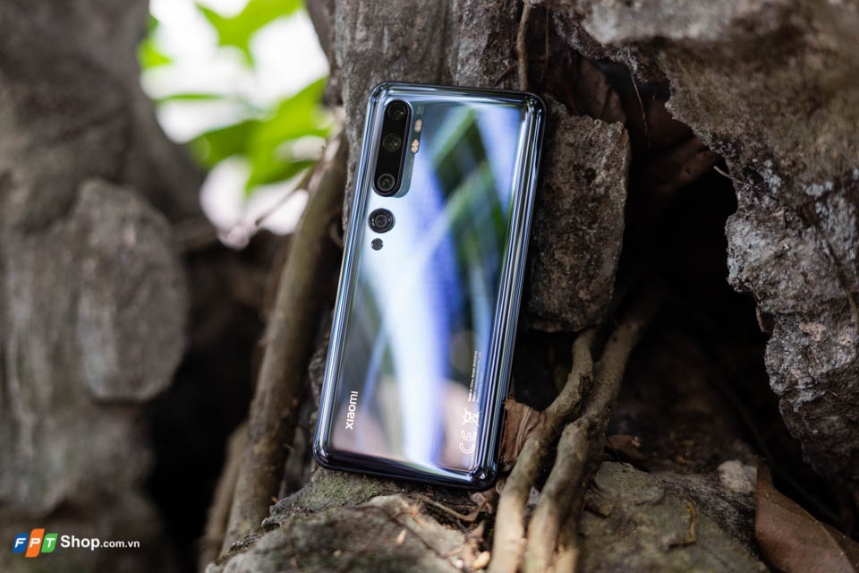 Giá tương đương nhau, chọn Mi Note 10 Pro hay Oppo Reno2?