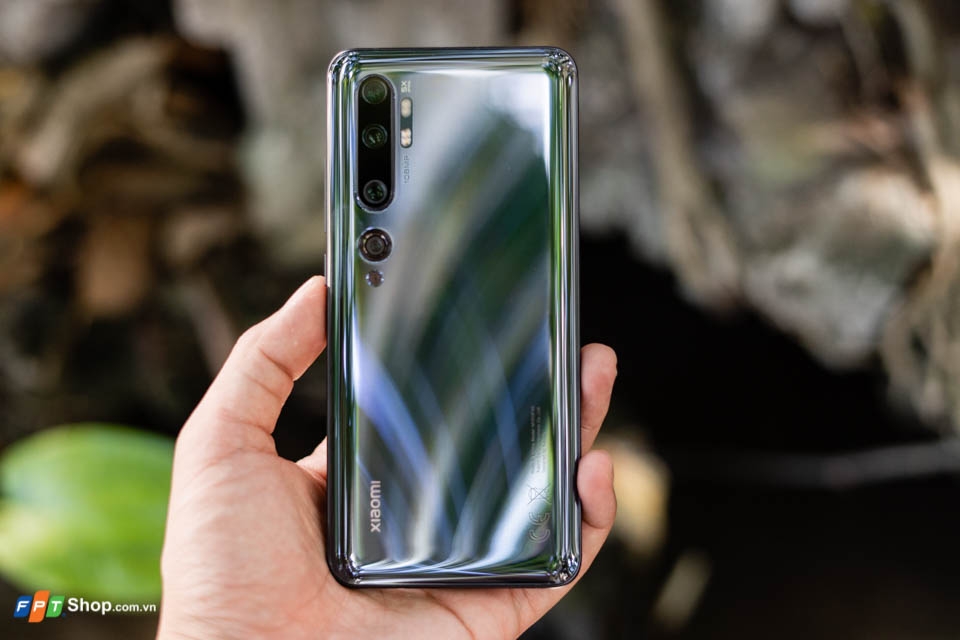 Giá tương đương nhau, chọn Mi Note 10 Pro hay Oppo Reno2?