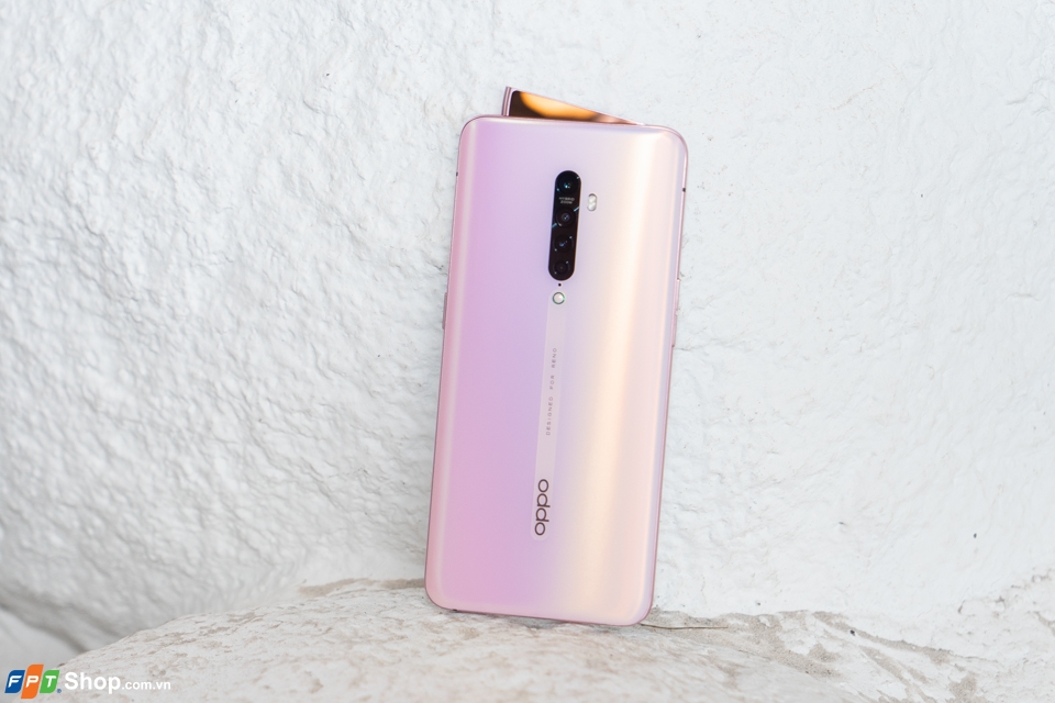 Giá tương đương nhau, chọn Mi Note 10 Pro hay Oppo Reno2?