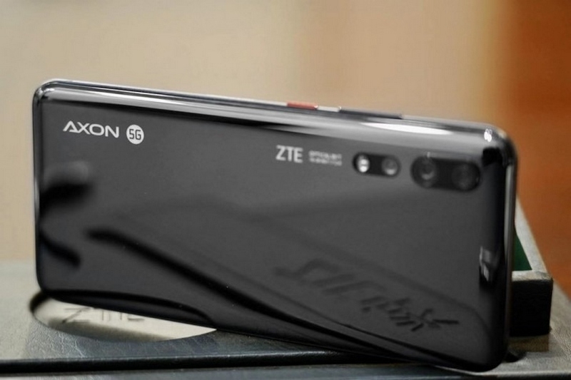 ZTE Axon 10