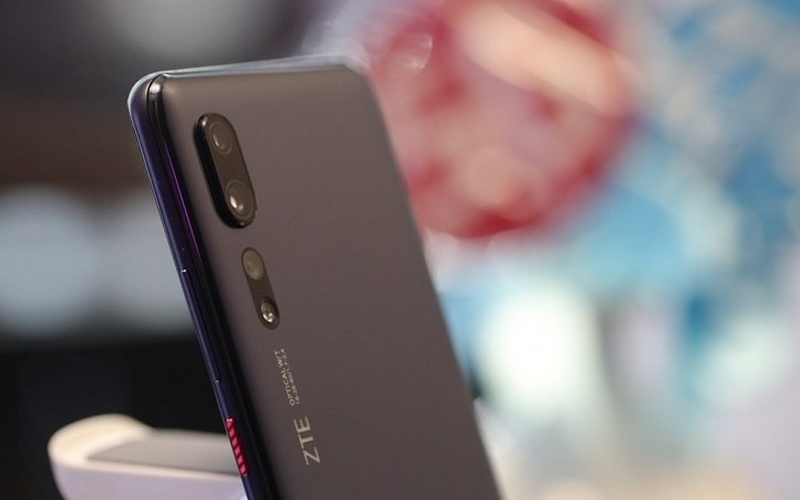 ZTE Axon 10s