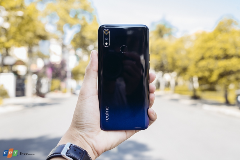 Có hơn 3 triệu, nên mua ngay chiếc smartphone tuyệt vời này