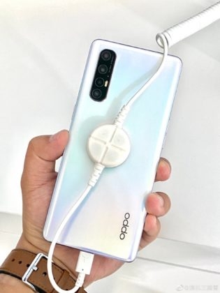 Lộ diện thiết kế đẹp mắt của OPPO Reno3 Pro 5G qua bộ ảnh thực tế 3