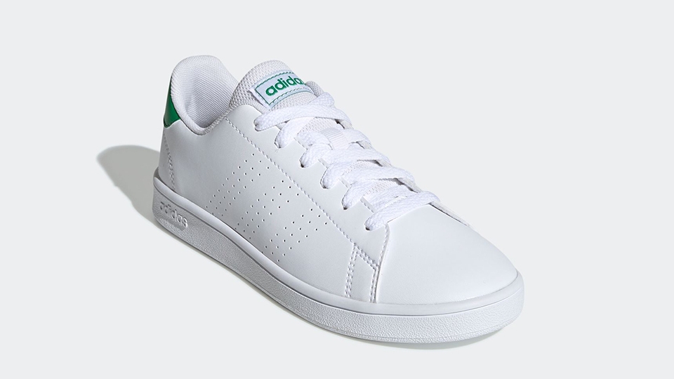 Những đôi sneaker trắng không nên bỏ qua trong tầm giá dưới 2 triệu 4