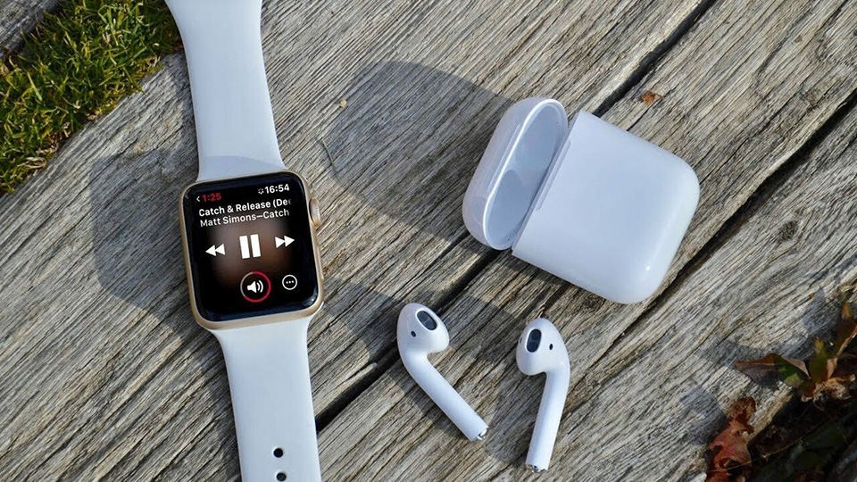 AirPods sẽ trở thành “gà đẻ trứng vàng” của Apple AirPods sẽ trở thành “gà đẻ trứng vàng” của Apple