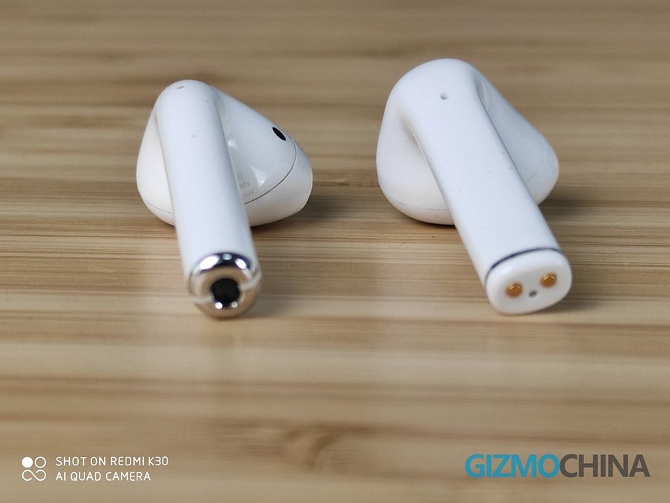 So sánh Realme Buds Air với AirPods 2 (ảnh 3) So sánh Realme Buds Air với AirPods 2 (ảnh 3)