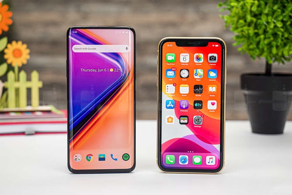 So sánh iPhone XR và OnePlus 7 Pro (ảnh 1) So sánh iPhone XR và OnePlus 7 Pro (ảnh 1)