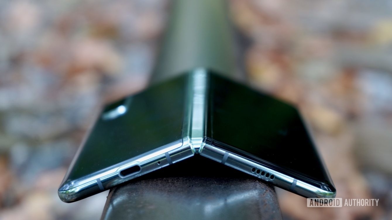 Smartphone màn hình gập có chi phí sửa chữa là bao nhiêu?