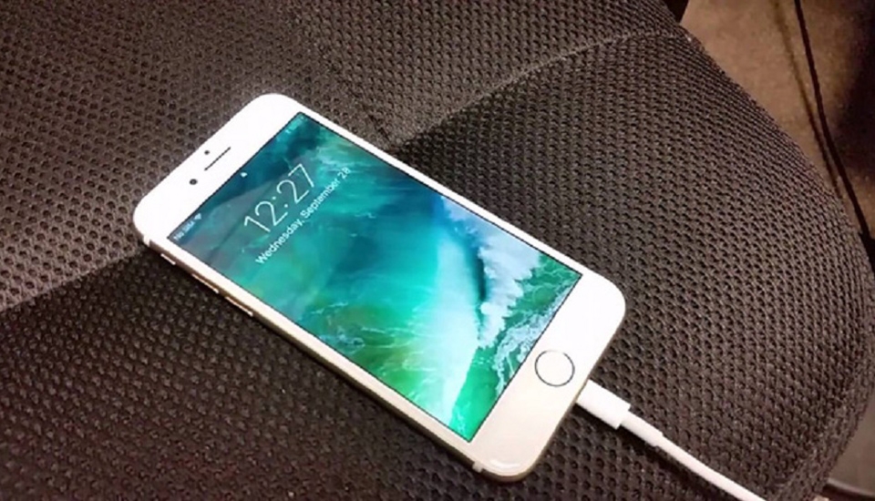 Có nên sạc pin iPhone qua đêm hay sạc pin nhiều lần và khi nào nên sạc pin?