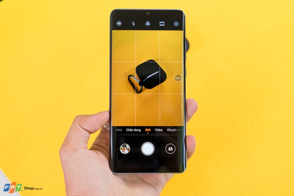 Chiếc smartphone này giá ngon, nhiều tính cao cấp, lại khuyến mãi cực khủng