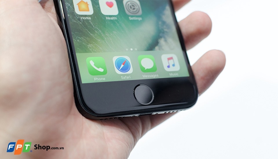 Bỗng nhiên iPhone 7 Plus giảm mạnh cuối tuần tại FPTShop