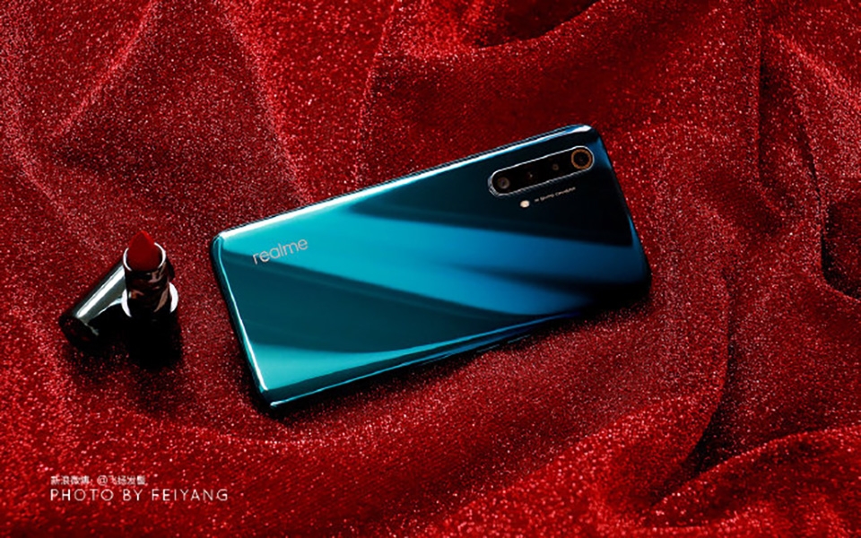 Trên tay Realme X50 5G (ảnh 1)