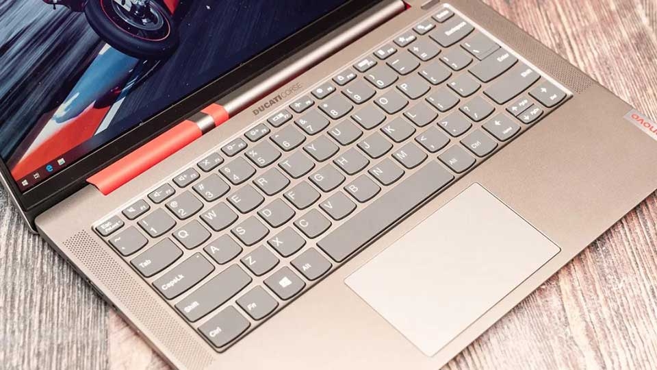 Lenovo Ducati 5