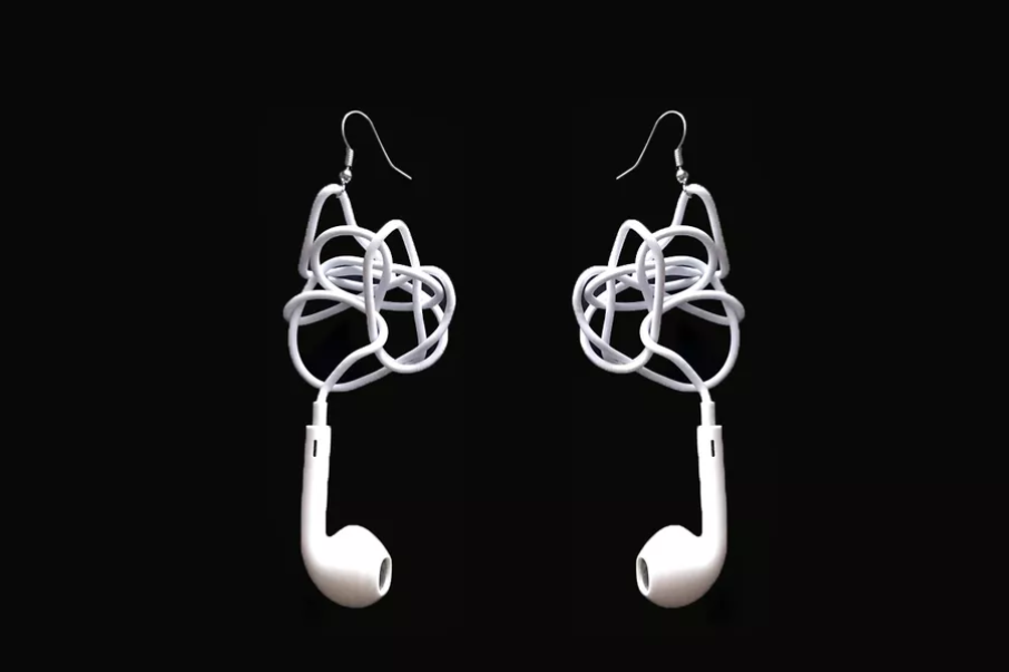 Tai nghe Earpods cũ trở thành món phụ kiện thời trang vô cùng "hot"