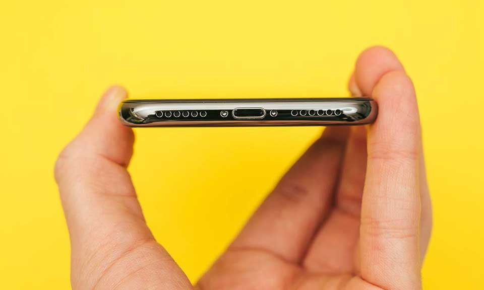 Sạc pin iPhone đúng cách