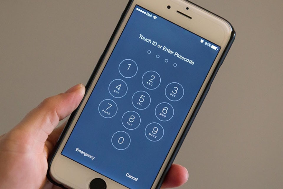 FBI chưa thể mở khóa iPhone nghi phạm bắn súng FBI chưa thể mở khóa iPhone nghi phạm bắn súng