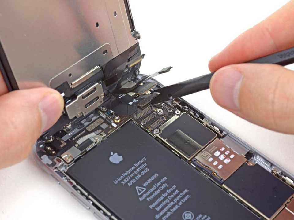 Chương trình Nhà cung cấp sửa chữa độc lập của Apple bị chỉ trích nặng nề