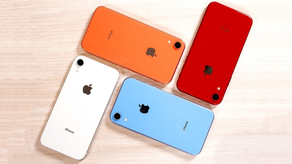 Thời điểm này tầm 16 triệu nên mua iPhone XR hay Samsung Galaxy S10+?