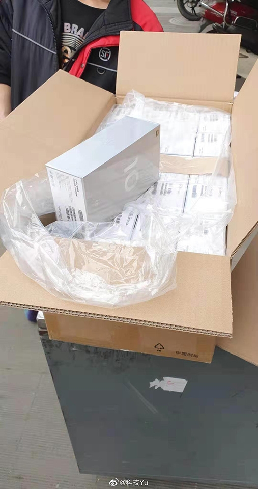 Hộp bán lẻ Xiaomi Mi 10 (ảnh 3) Hộp bán lẻ Xiaomi Mi 10 (ảnh 3)