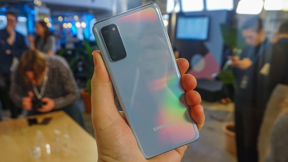 So sánh Galaxy S20 và iPhone 11 Pro (ảnh 7)