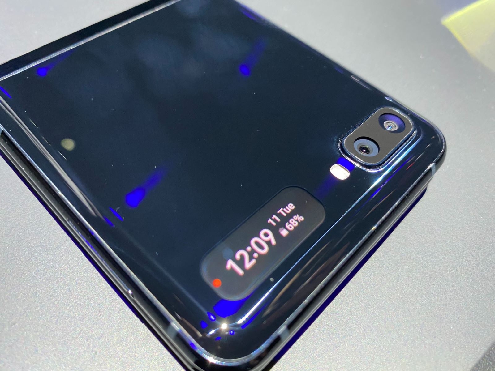 Samsung Galaxy Z Flip 07