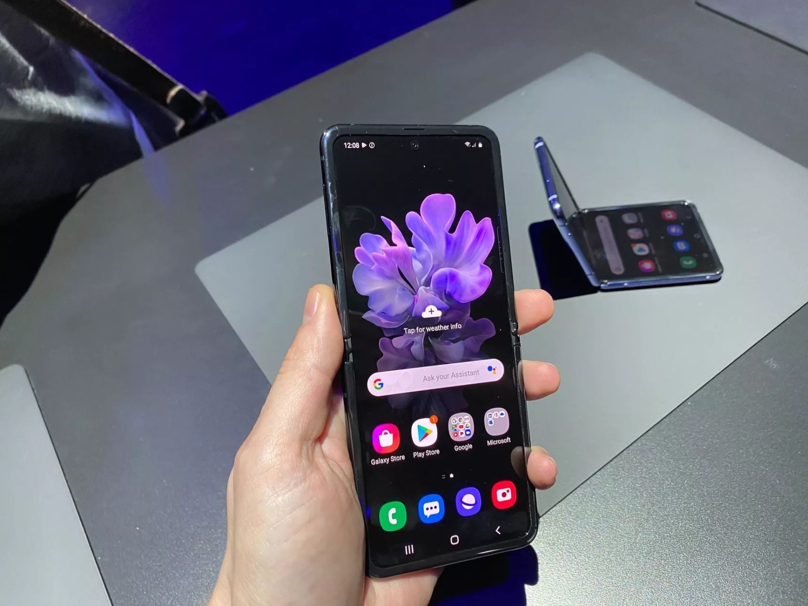 Samsung Galaxy Z Flip 11