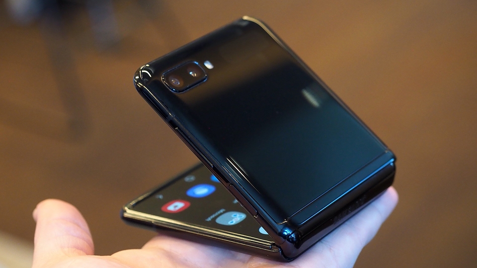 Những điều bạn nên biết về Samsung Galaxy Z Flip