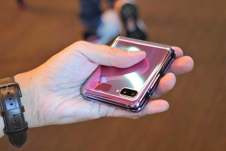 Samsung Galaxy Z Flip Samsung Galaxy Z Flip
